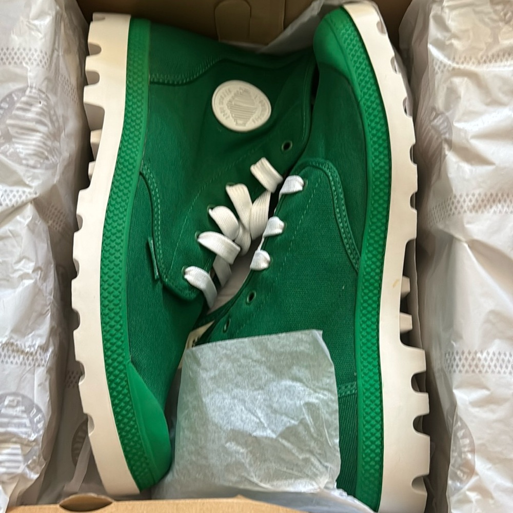 Palladium boots Green/White. Size: 13
